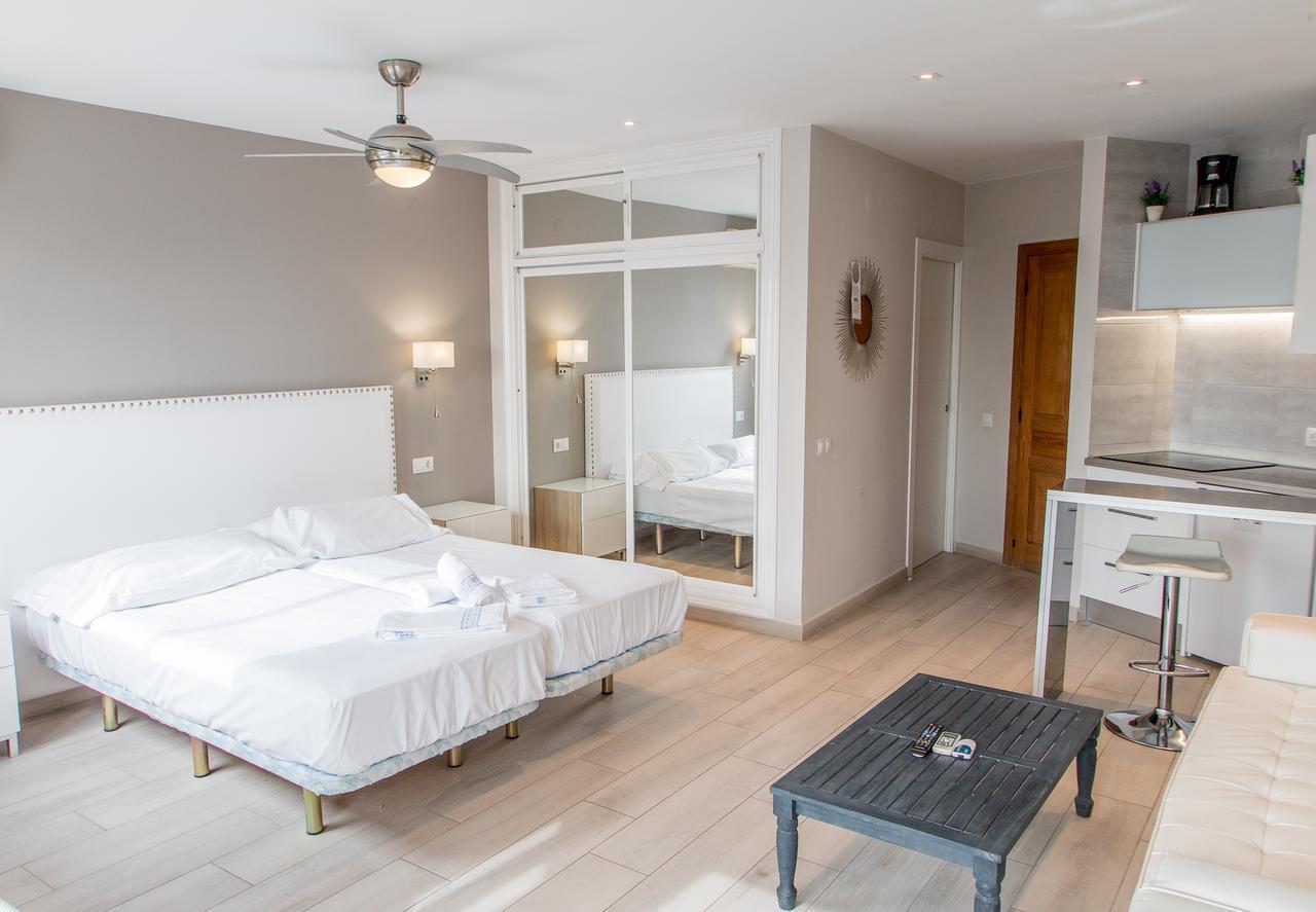 Palm Beach Club Apartamentos Carihuela Torremolinos Bagian luar foto